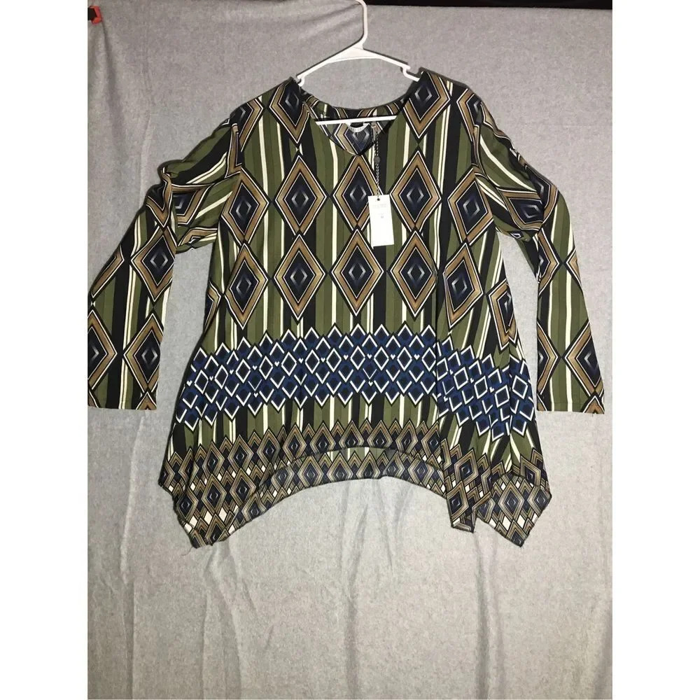 Womens NWT Kaktus Blouse Size Medium Earth Tones Asymmetric Hem Abstract